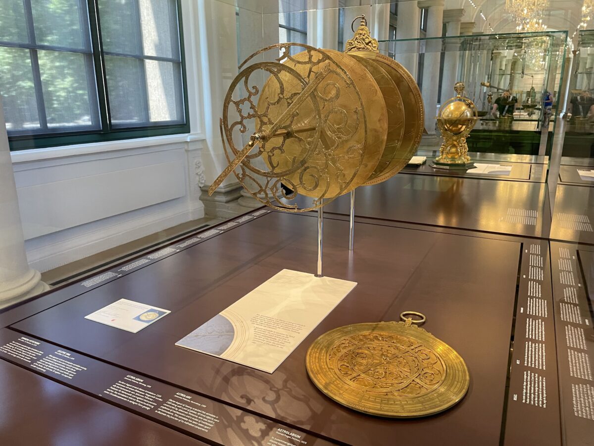 【数学物理サロン】ツヴィンガー宮殿 – ドイツ・ドレスデン