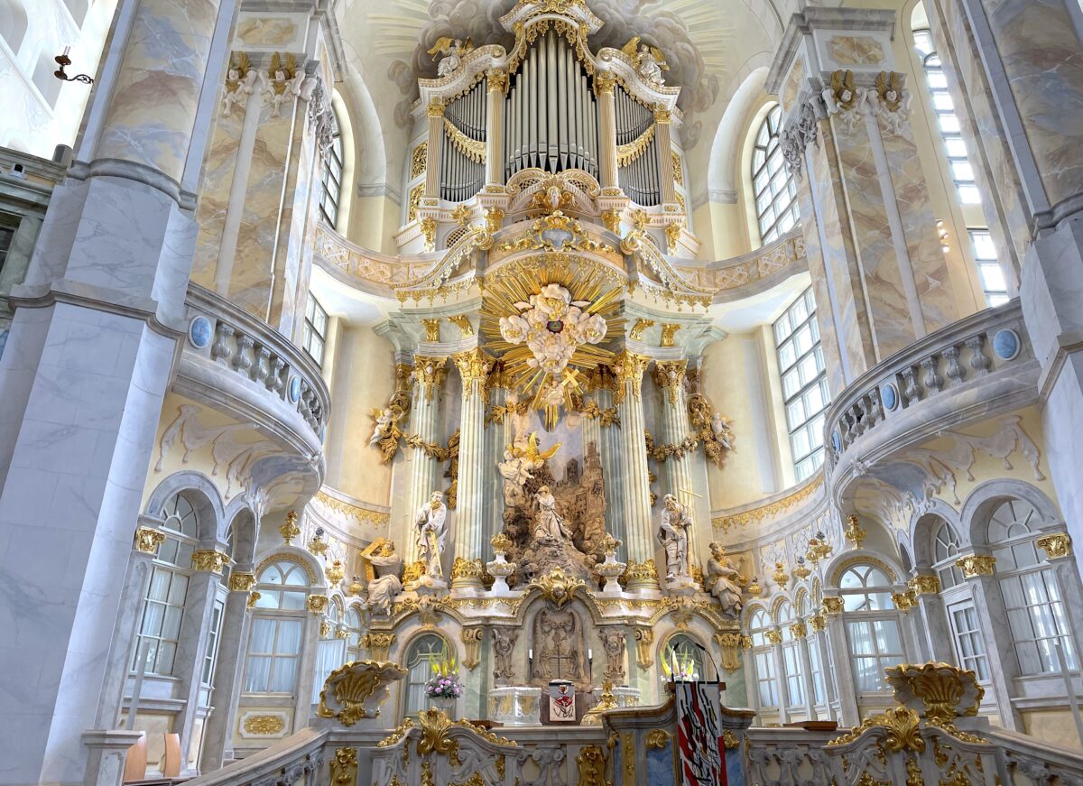 【フラウエン教会】新旧の歴史を刻む、ドレスデンの復興のシンボル – ドイツ
