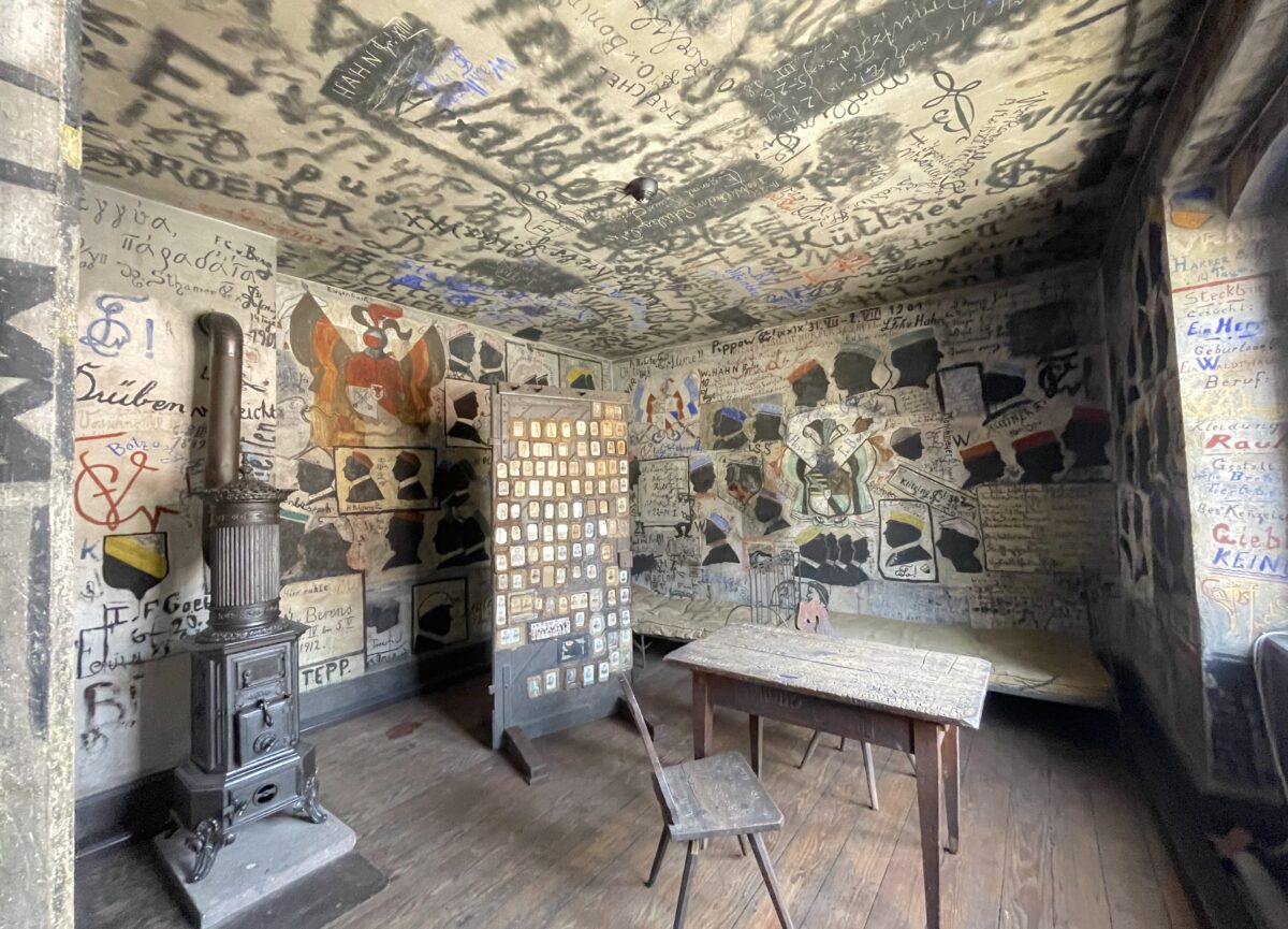 【ハイデルベルクの学生牢】落書きで刻む、学生たちの物語 – ドイツ