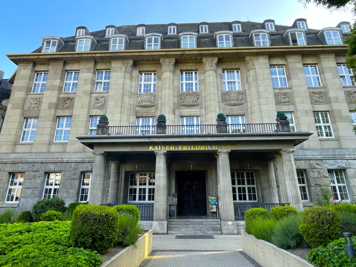 【カイザー・フリードリヒ・テルメ】女一人で、ドイツの全裸サウナへ – ヴィースバーデン